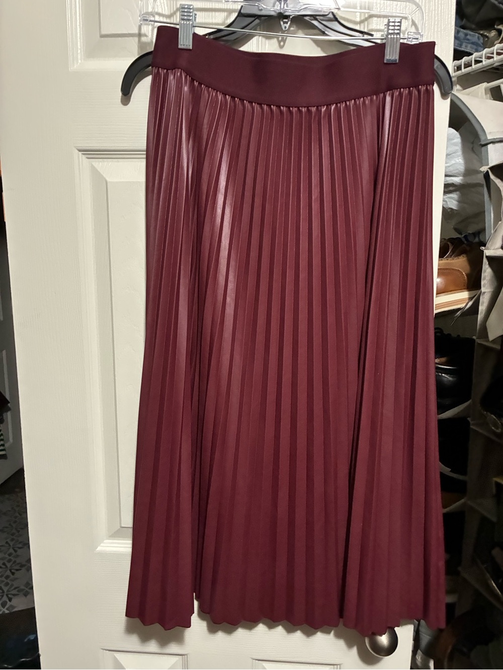 Simply Vera Vera Wang Pleated Midi Skirt in Burgundy